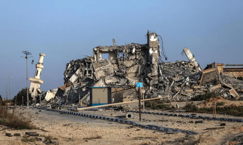 Cidade de Gaza teve um desabamento de prédio de seis andares, deixando pelo menos 21 mortos, incluindo 12 crianças. A s…