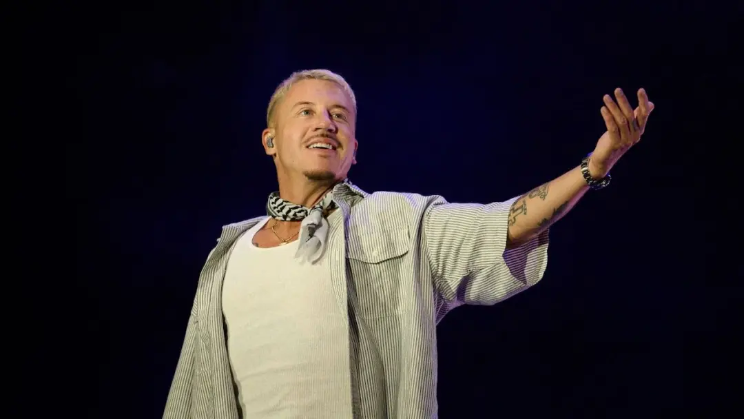 Macklemore vai doar um milhão de dólares do lucro do show do Ed Sheeran para seis organizações que apoiam o povo palest…