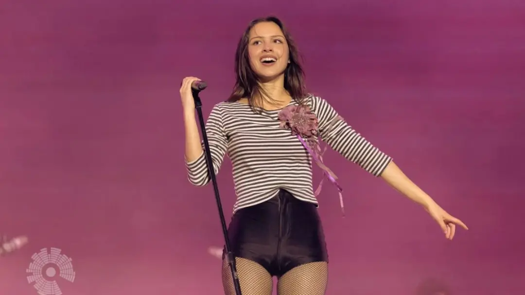 Olivia Rodrigo tem turnê The Unraveled marcada para começar em 25 de setembro. É um mercado que mostra como a demanda p…