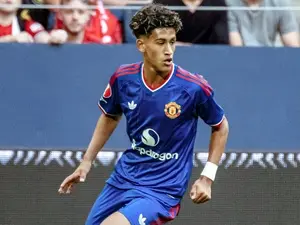 Joia de 15 anos pede para sair do United e atrai Real, Barça, PSG e Bayern. Muita pressão em jovens talentos, a gente v…