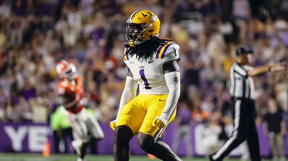 Ole Miss processa Devin Harper e Princewill Umanmielen pedindo 950 mil dólares por quebra de contrato. É um lance de di…