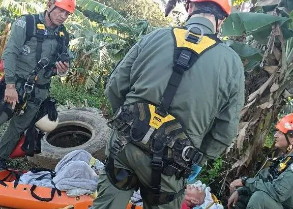 Eldorado, SP. Um homem de 100 anos foi resgatado com helicóptero da PM depois de ficar ilhado em casa por fortes chuvas…