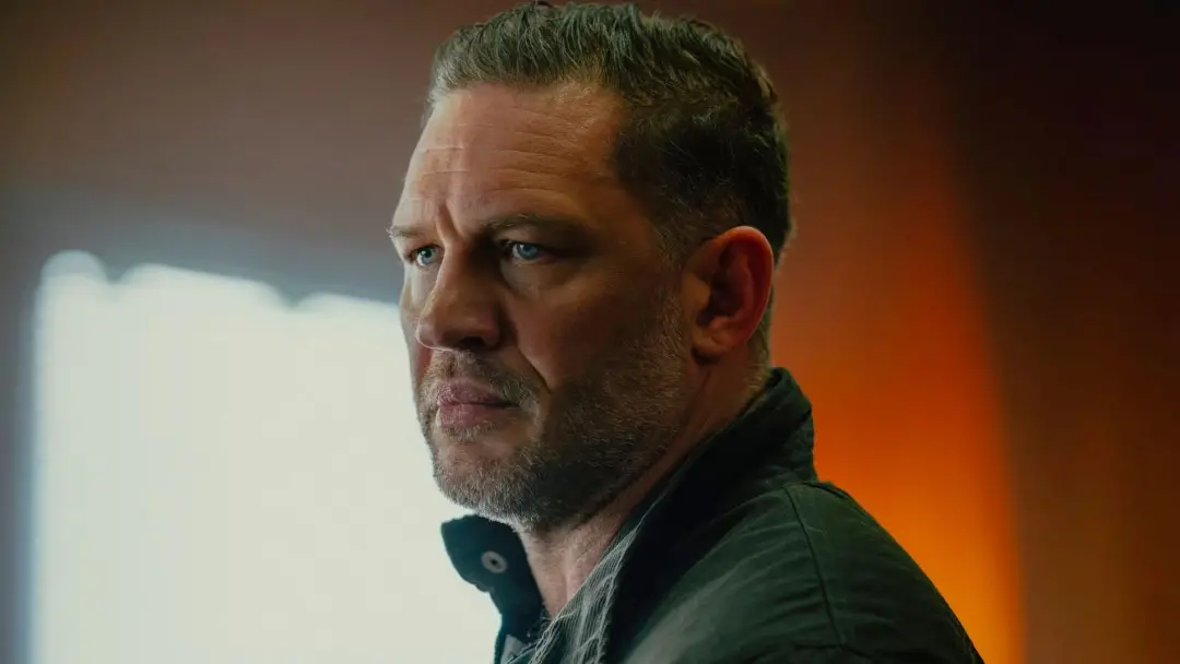 Guy Ritchie e Tom Hardy voltaram com a série de crime, conquistando um raro placar no Rotten Tomatoes. É interessante v…