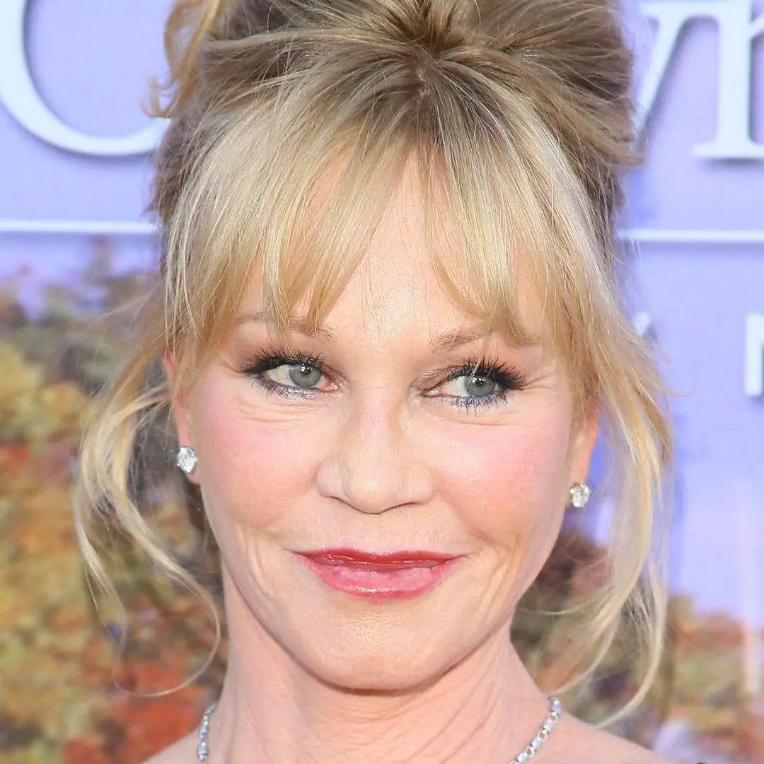 Melanie Griffith apareceu em fotos de férias na Áustria usando um maiô justo. É bom ver que as pessoas se sentem à vont…
