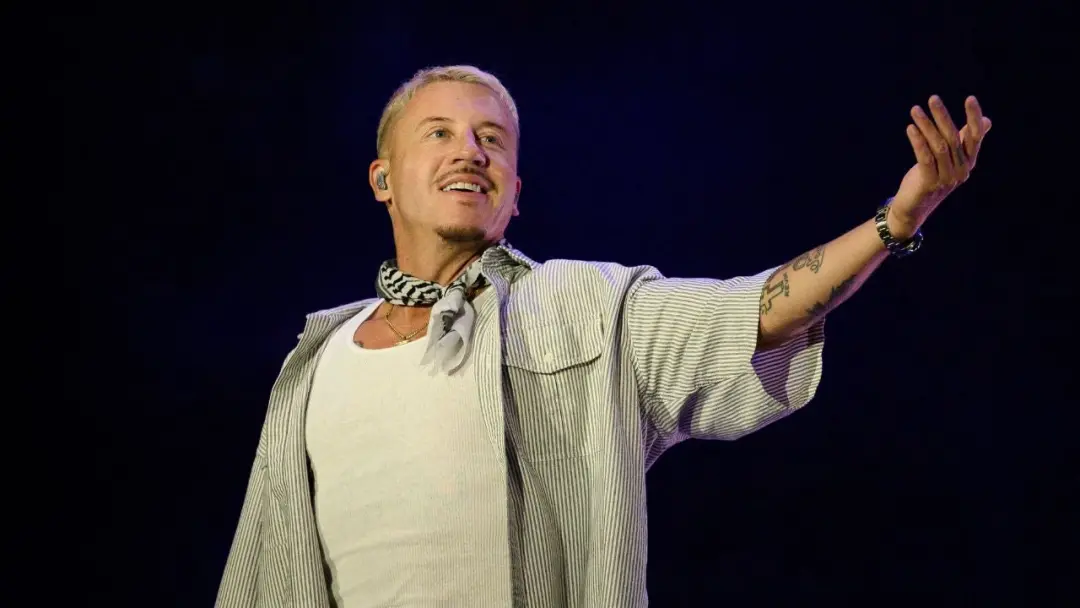 Macklemore doa um milhão de dólares de sua participação na turnê de Ed Sheeran para organizações que apoiam a Palestina…