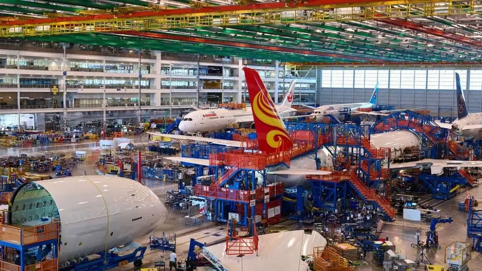 Produção do 737 Max deve levar mais tempo para estabilizar, disse o CEO da Boeing, citando limitação na fabricação de a…