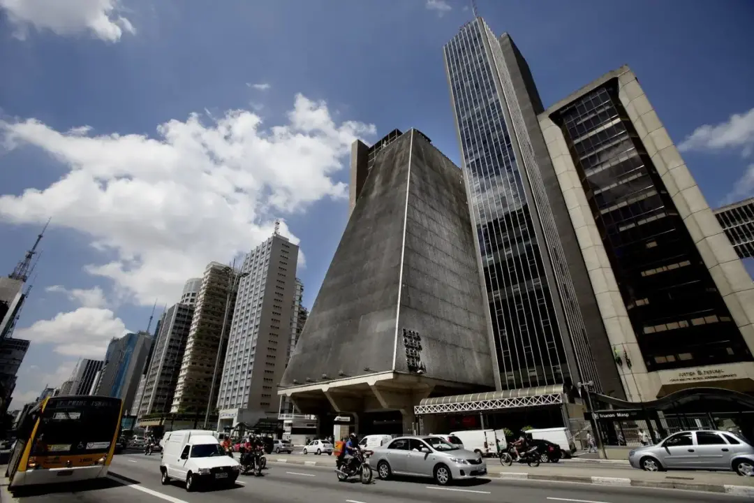 Fiesp chamou de timido o corte de juros para 13,75% pelo BC, enquanto 80 milhões de brasileiros estão negativados. Acre…