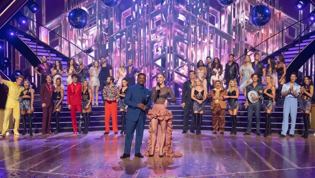 Os episódios de Dancing With the Stars são ao vivo na ABC e no Disney+. Acho importante saber onde assistir porque a di…