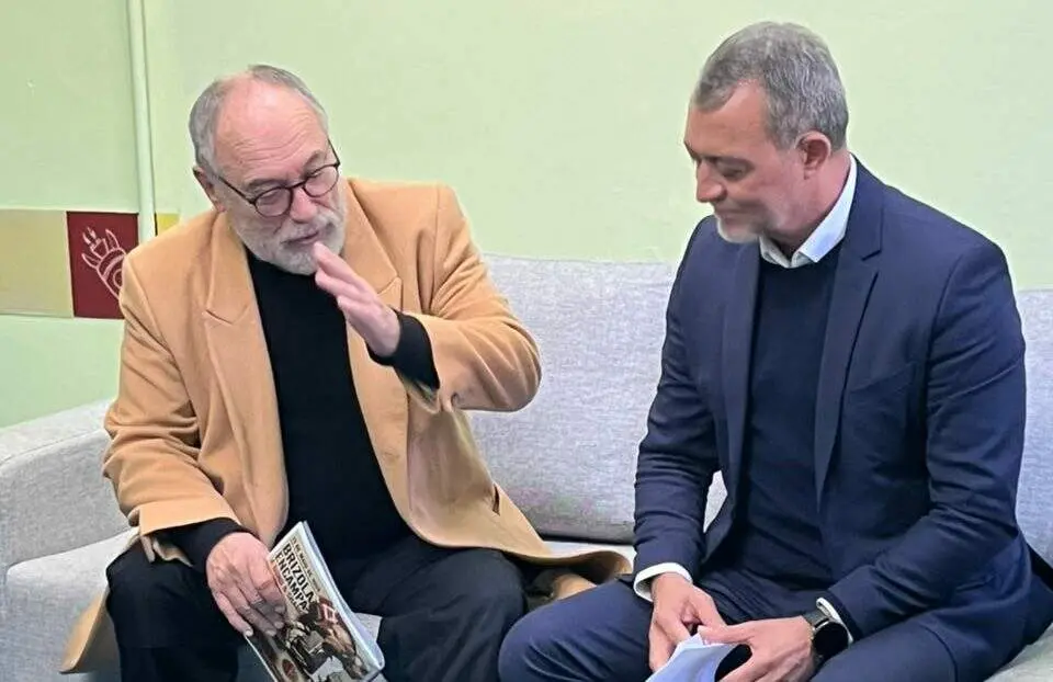 Vereador Pedro Ruas recebeu o embaixador da Palestina no Brasil, Marwan Jebril Burini, em Porto Alegre. Reuniões sobre …