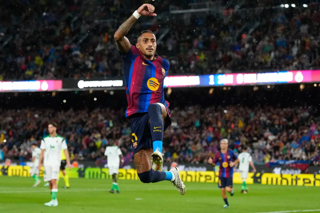 Barcelona fez 4 gols contra o Racing, mostrando um jogo intenso no Camp Nou. A pressão do time azulgrana com a chuva ac…