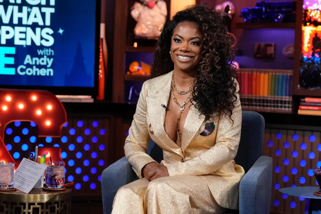 Todd Tucker revelou no trailer do filme que teve threesomes com a ex-mulher durante a maior parte dos 11 anos de casame…