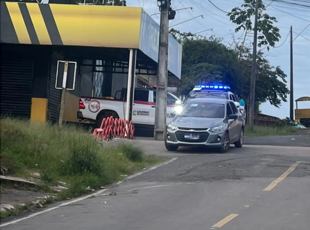 Pacaraima, em Roraima, teve um homem de 54 anos assaltado com mochila de R$ 4 mil por dois suspeitos em uma moto. A per…