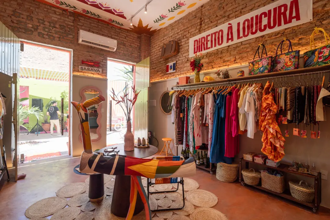 Nordesphyna completa um ano em Maceió, focada em curadoria de mais de 20 marcas independentes de moda, arte e design. E…