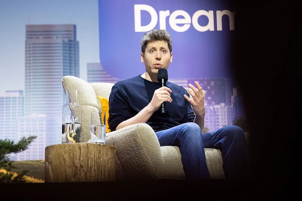Sam Altman disse que o mundo tem motivos para temer os avanços da Inteligência Artificial durante a Dreamforce da Sales…