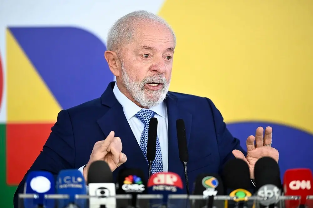 Lula sugere vender a Fazendinha para quitar uma dívida de mais de 600 milhões com a Caixa. Ponderar o uso de patrimônio…