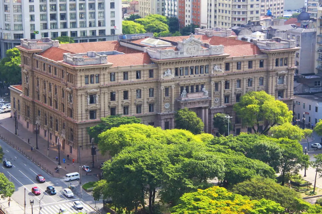 Doze pessoas foram condenadas pelo furto de máquinas agrícolas no interior de São Paulo, gerando prejuízo de R$ 2 milhõ…