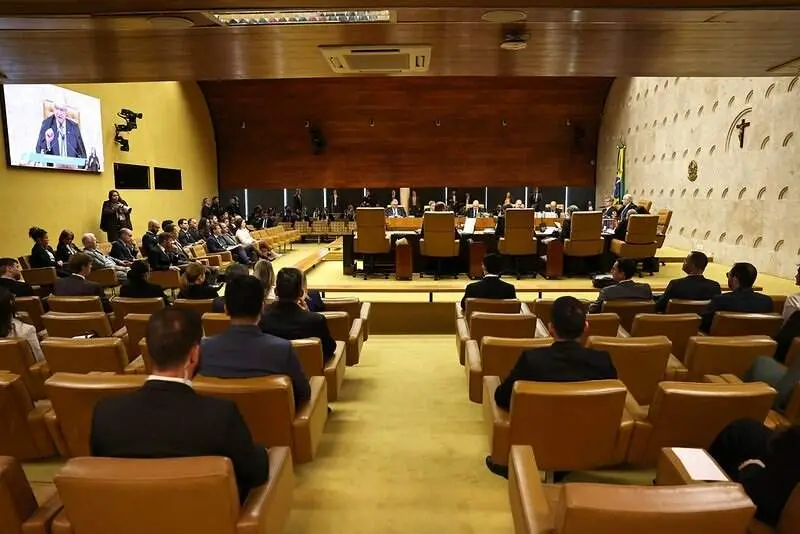Ministros do STF avaliaram bastidores de sessão tensa após o caso Master, mapeando nova divergência sobre se Fachin pod…