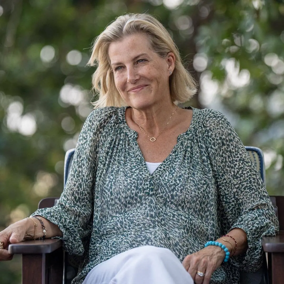 Duchess Sophie visitou o sul da África e aproveitou um momento de safari no banco do Zambezi. Achei importante ver um p…