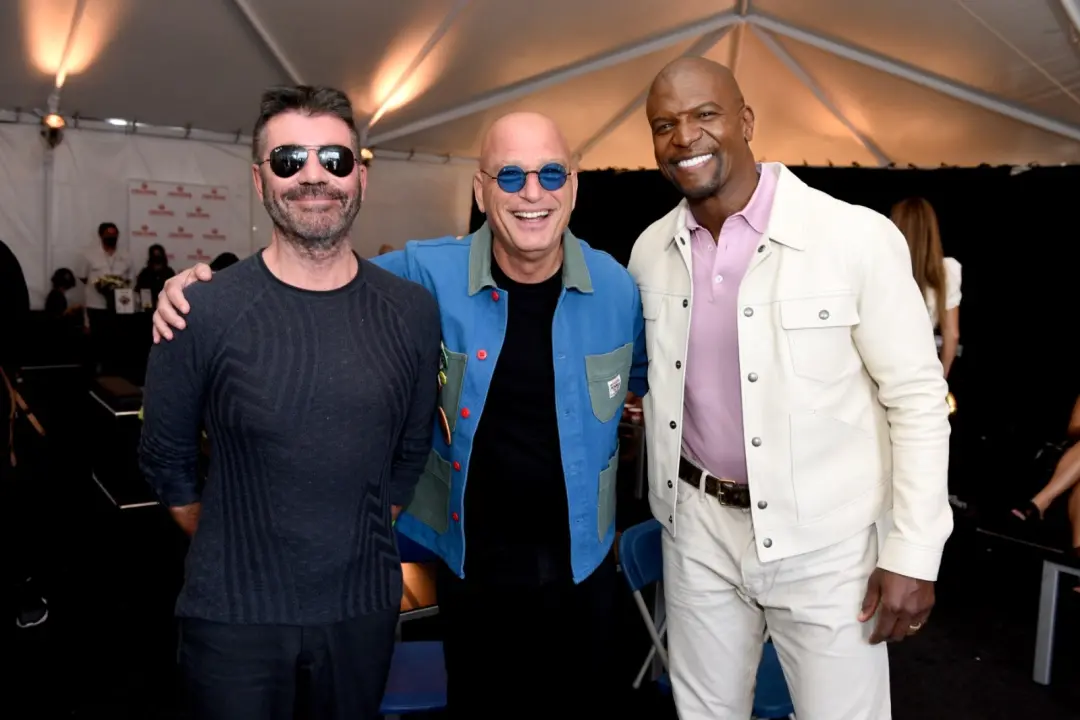 Simon Cowell, do America’s Got Talent, tá de recuperação após cirurgia. Os colegas, como Howie Mandel e Terry Crews, es…
