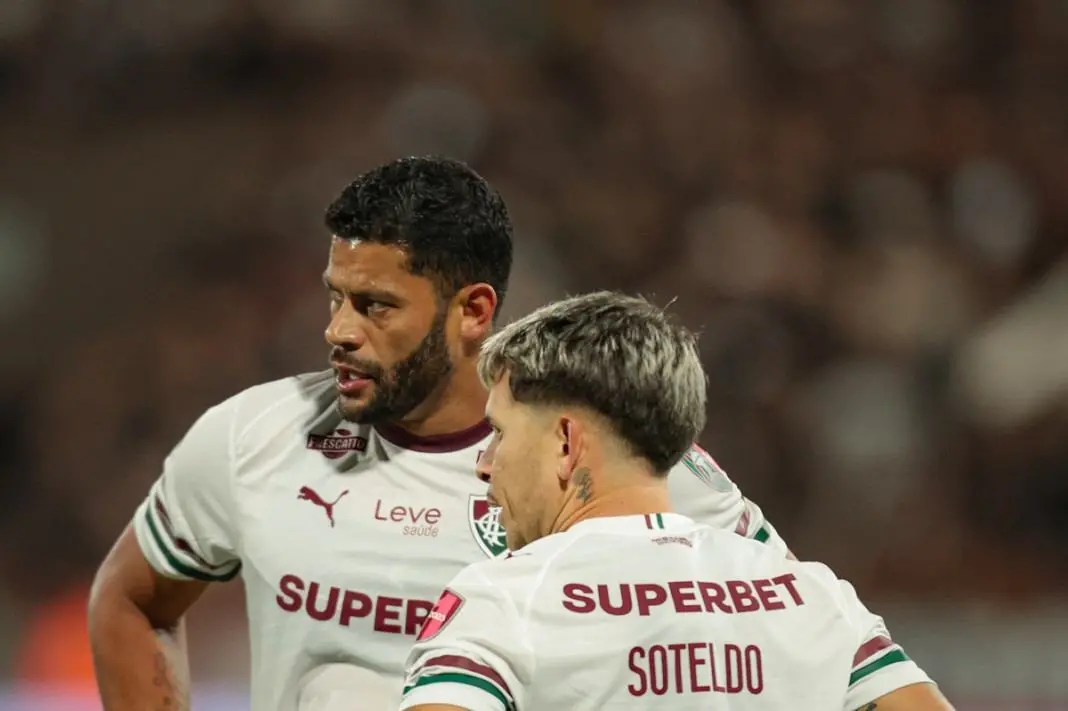 Fluminense e Palmeiras se enfrentarão na semifinal da Libertadores 2026. A partida de ida será no Maracanã, com o Flu m…