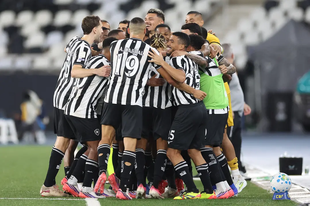 Botafogo vence o Grêmio por 3 a 2 e quebra jejum no Brasileirão. Danilo e Montoro marcaram os gols, o que muda o cenári…