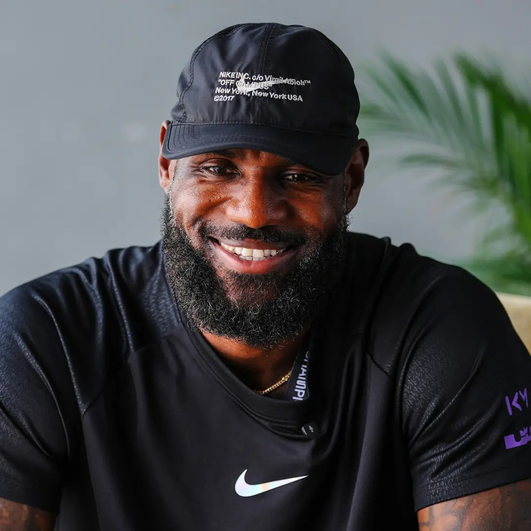 LeBron James anuncia um novo projeto de carreira após deixar os Lakers, migrando para os 76ers. Isso mostra como o cicl…
