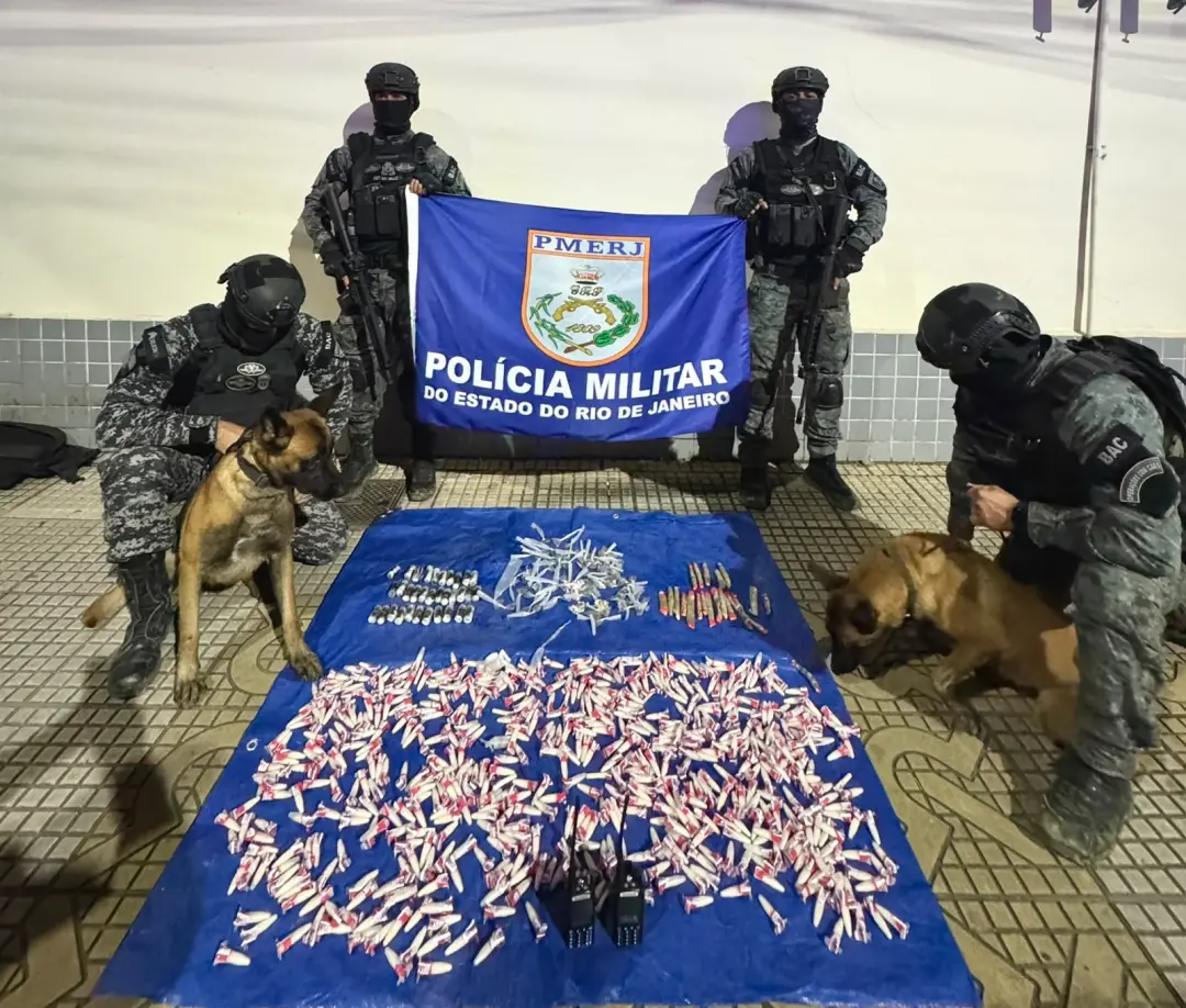 Volta Redonda, RJ, teve apreensão de 570 pinos de cocaína e 103 trouxinhas de maconha durante ação do BAC no Santa Cruz…