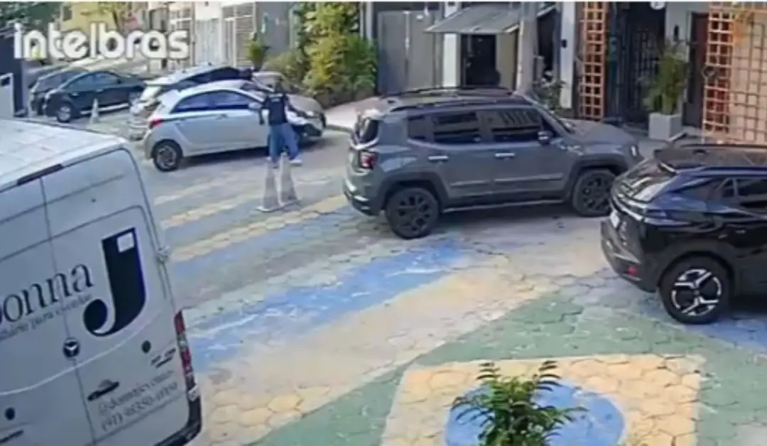 Umarizal, em Belém, viu um empresário ser agredido por três homens que fingiram ser policiais civis. A ação, na manhã d…
