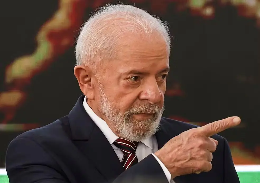 Lula sugeriu à Caixa usar o Parque São Jorge para quitar a dívida de 600 milhões de reais da arena do Corinthians. A id…