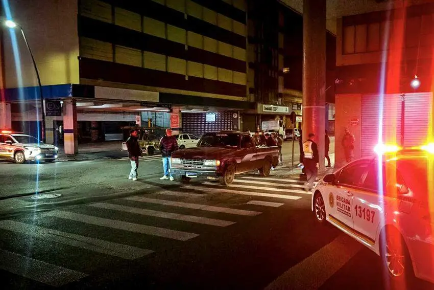 Centro Histórico de Porto Alegre teve grupo preso com 600 quilos de fios e cabos furtados. A operação mostrou que o pre…