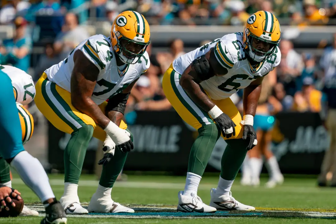 Linha ofensiva do Packers em discussão aberta, com sugestões desde usar um dos quatro picks ou demitir técnico e direto…
