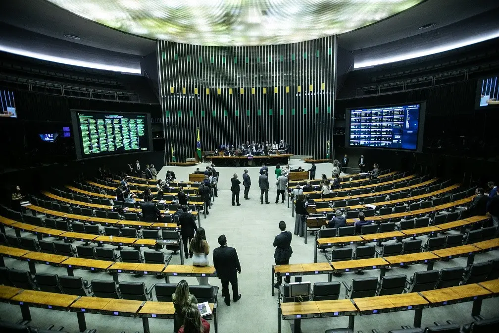 Crescimento de 15,8% nas emendas parlamentares individuais e de bancada até 2030, subindo de R$ 44,8 bilhões para R$ 51…