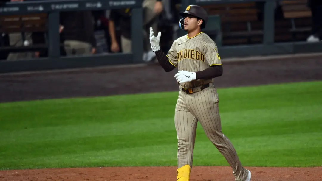 Salas marcou seus dois primeiros home runs da carreira, ajudando os Padres a vencerem o Rockies por 9 a 3 em Coors Fiel…