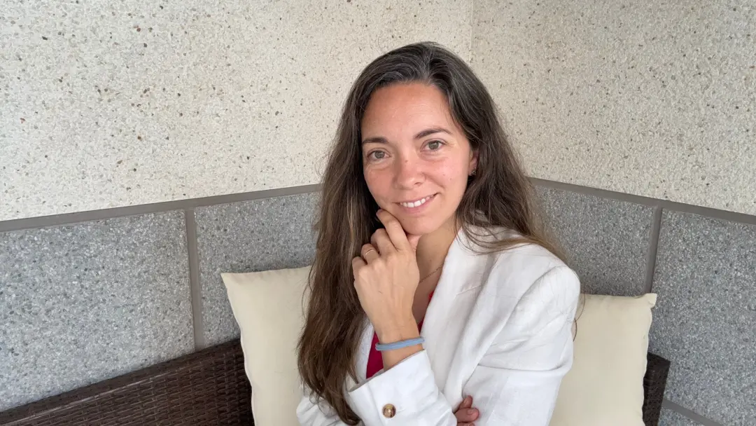 Elisa Molina, autora, analisa como o ambiente de imediatez e telas afeta a tolerância à frustração dos jovens. A autora…