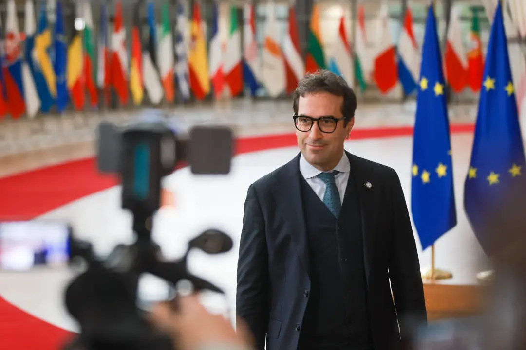 Setenta mil milhões de euros extras pro fundo europeu, proposta da Espanha no meio do debate do orçamento da UE. Os cor…