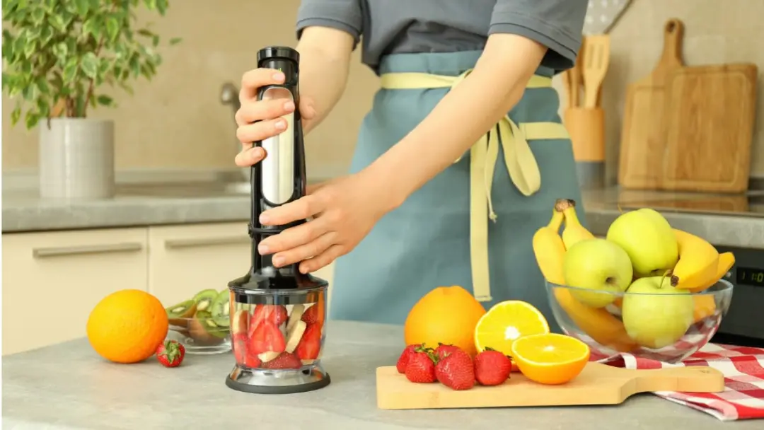 Alguns gadgets de cozinha, como bom conjunto de facas ou frigideiras antiaderentes, são essenciais pra economizar tempo…