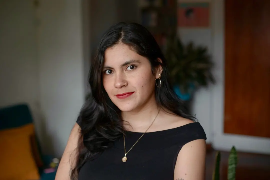No contaban con las ondas, livro de Laurandrea Torres Martínez, aborda um feminicidio como autópsia, mostrando a conver…