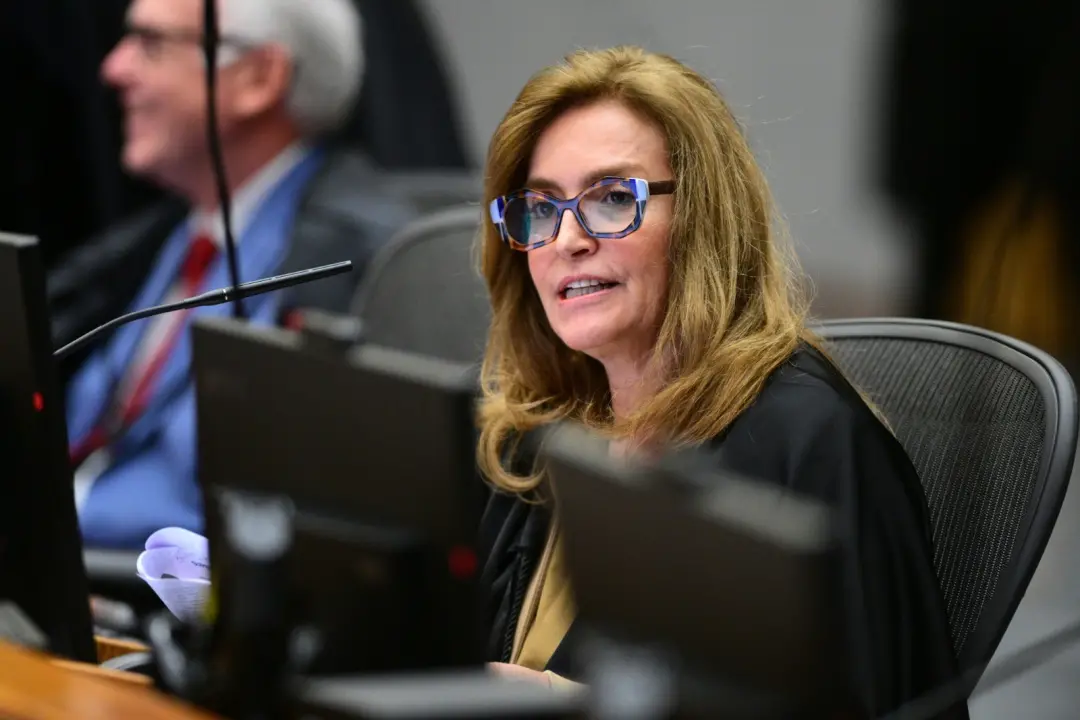 Ministra Isabel Gallotti votou pela condenação de cinco conselheiros do TCE-RJ por corrupção passiva, mas o julgamento …