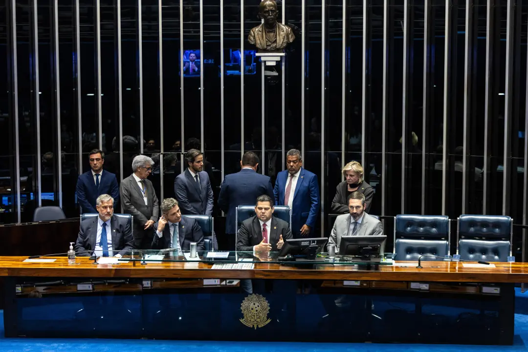 Senadores debatem regras para limitar a atuação do STF depois da interrupção do julgamento de Alexandre de Moraes. A in…
