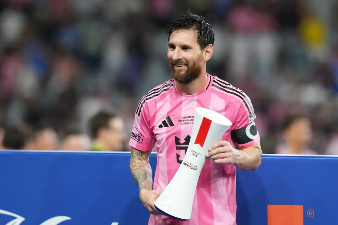 David Beckham apontou Lionel Messi como merecedor do Ballon d’Or, após ele marcar o 100º gol no Inter Miami contra o Cr…