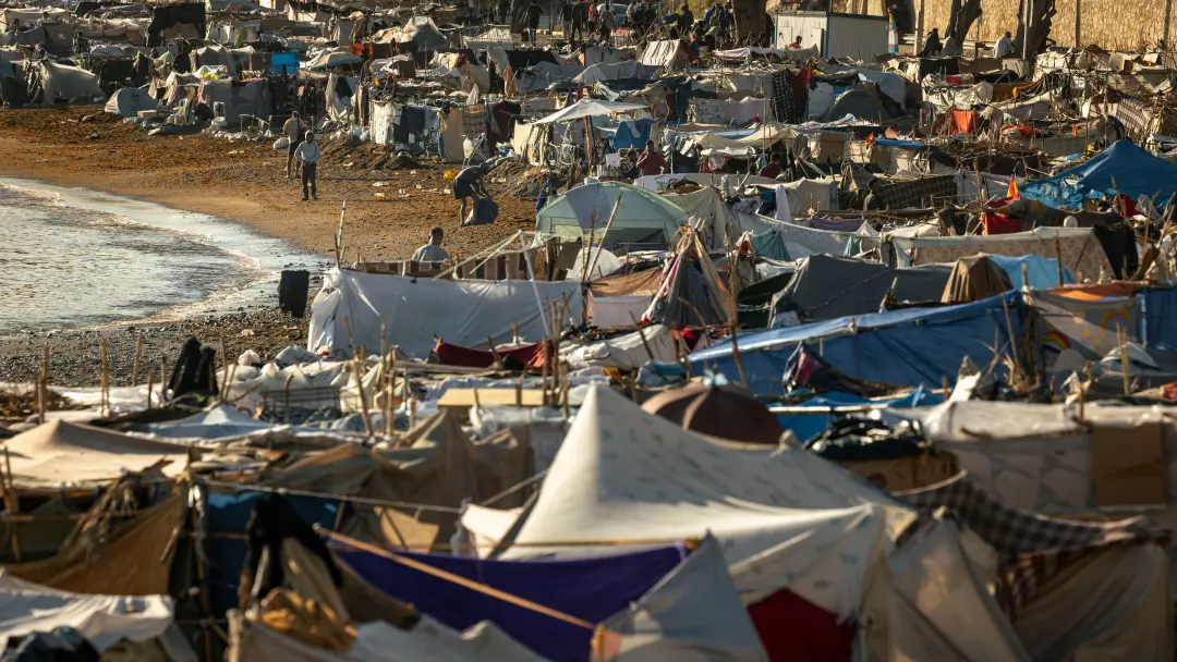 Ministro do Transporte garantiu que os acampamentos em Ceuta terminaram e que 1.800 migrantes seriam realocados no dia.…