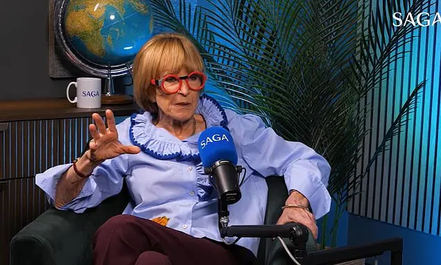 Anne Robinson perdeu a guarda da filha Emma em 1973 por conta de um problema com álcool. É complicado ver como decisões…