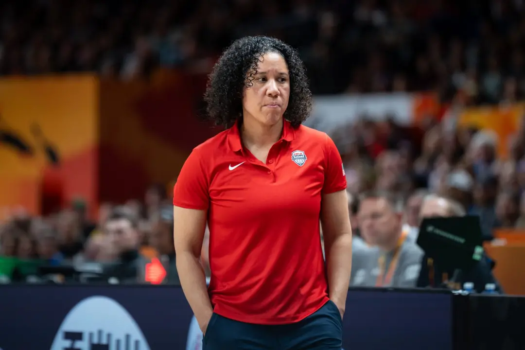 Kara Lawson, técnica da Team USA, disse que seu discurso no intervalo contra a França não foi incrível, só focamos em m…