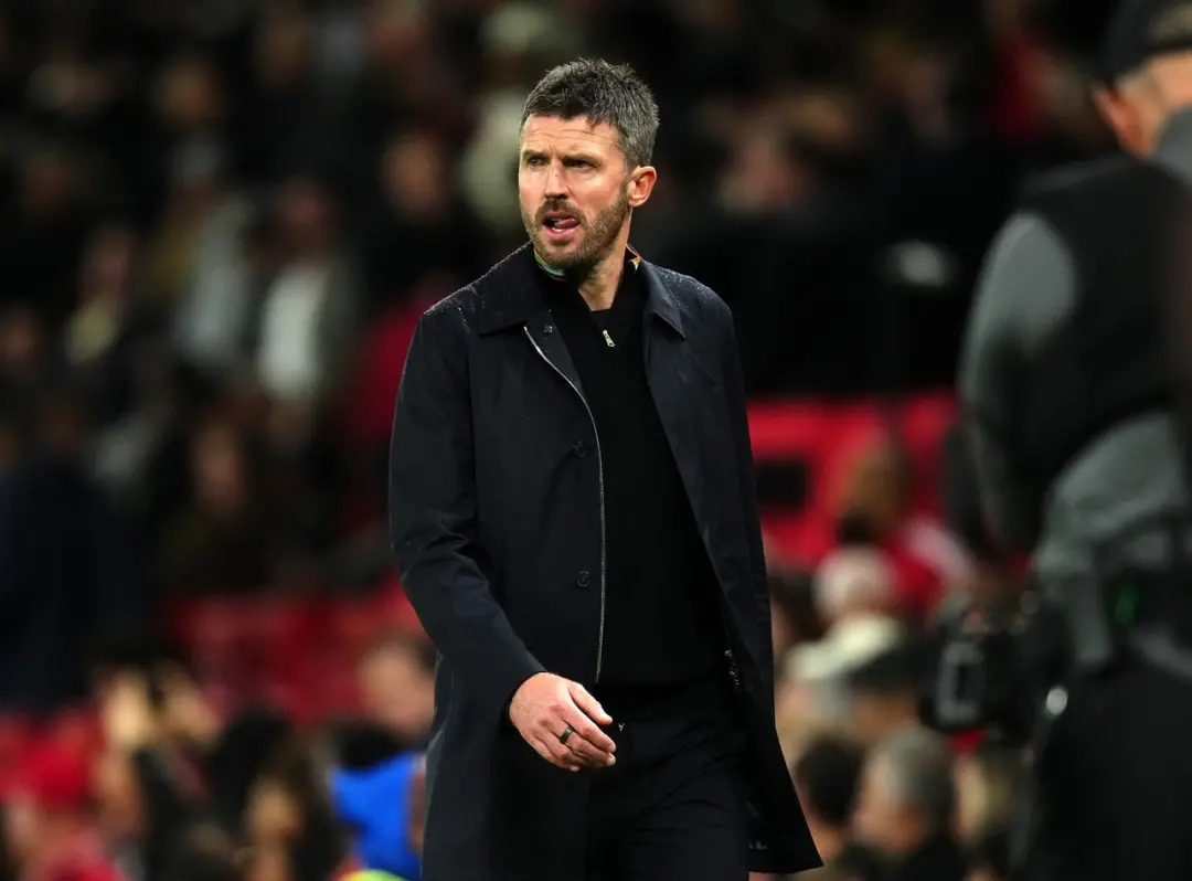 JJ Gabriel, com 15 anos, pediu para sair do Manchester United, e Michael Carrick tá junto nas conversas sobre o futuro …