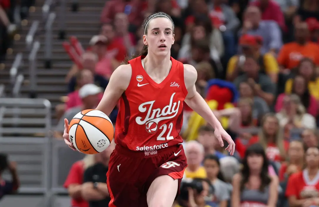 Caitlin Clark e Aliyah Boston voltam pro Indiana Fever depois de ganhar o ouro na Copa do Mundo FIBA com a Selecao Amer…