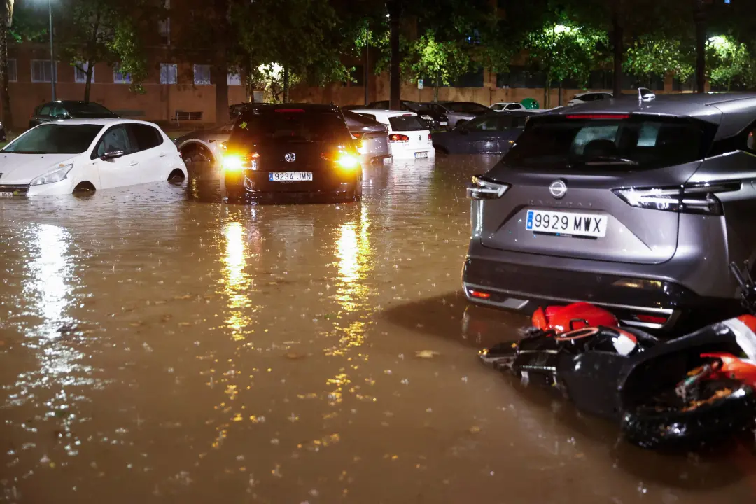 Campo de Cartagena e Mazarrón recebem alerta vermelho da Aemet por chuvas torrenciais, com previsão de 60 litros por me…
