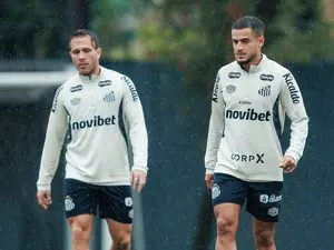 Eliminação do Santos na Sul-Americana afeta o planejamento financeiro e os reforços previstos para o time. Quando o pro…
