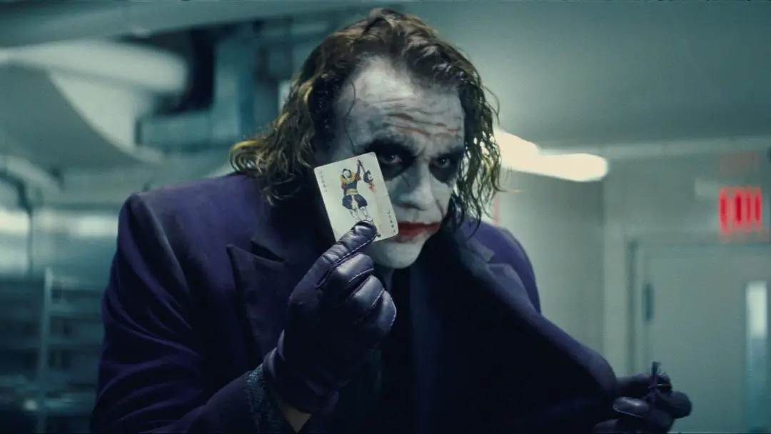 Batman liberou um redesenho do Joker que remete a uma história famosa. Eu sempre curto quando personagens icônicos rece…