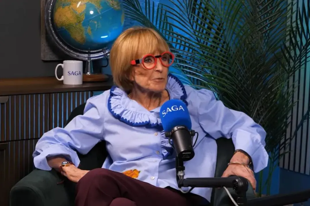 Anne Robinson vai vender mansão de quatro milhões na Cotswolds após 40 anos, e a saúde dela impediu que ela dirigisse. …