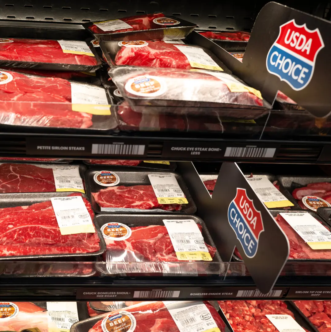 Administração Trump quer selo Feito nos Estados Unidos para a carne bovina. Isso visa acalmar criadores insatisfeitos c…